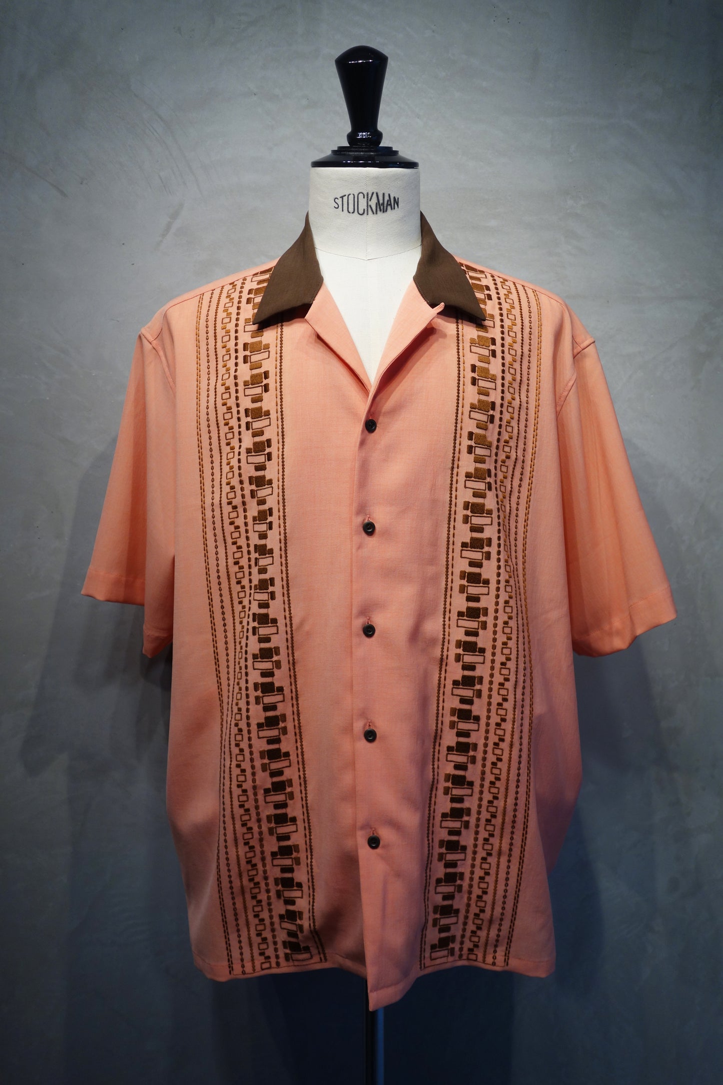 Window embroidery shirt