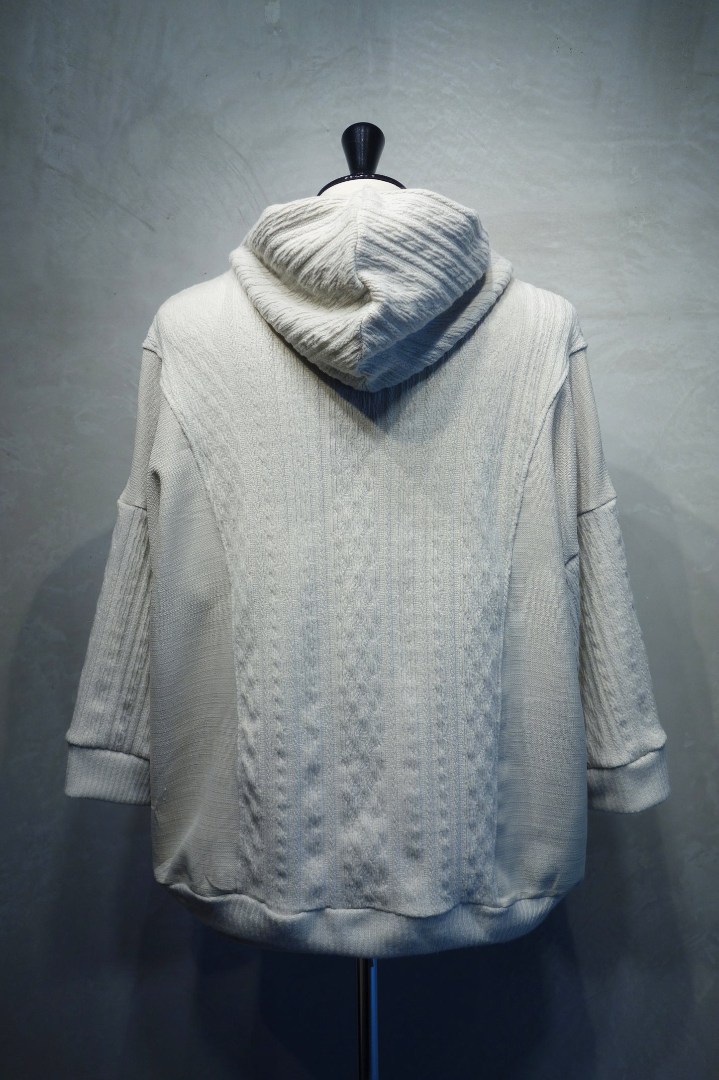Harf sleeves hoodie