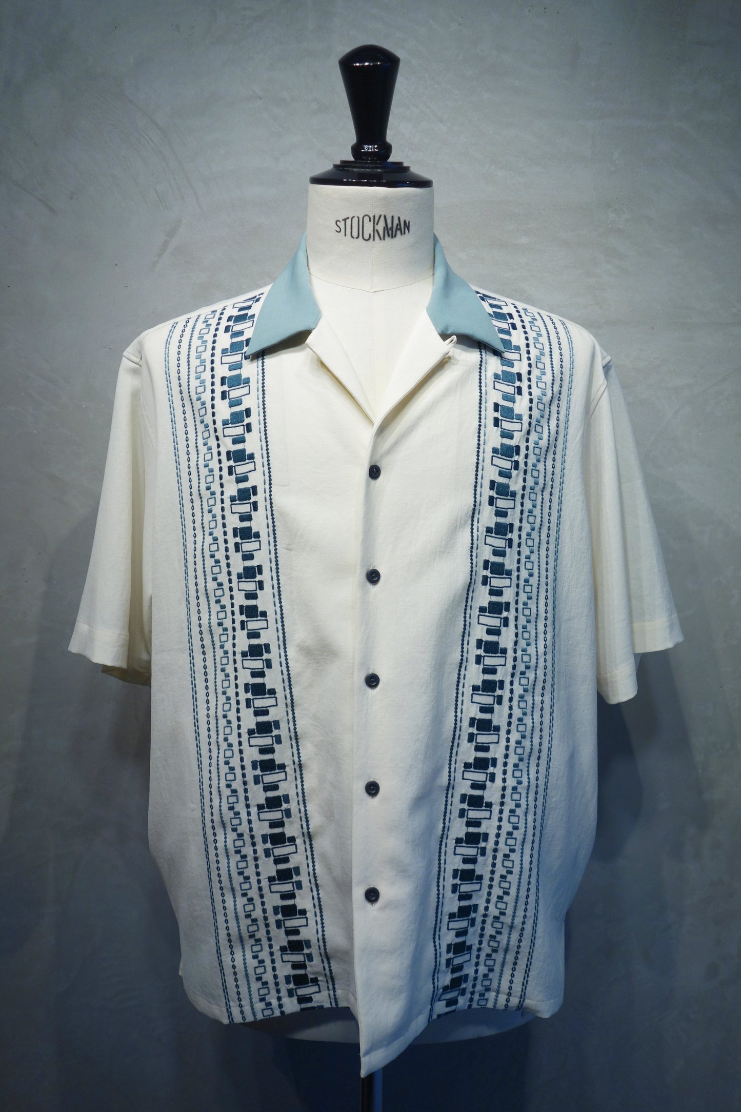 Window embroidery shirt